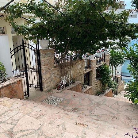 Apartamente Berti'S Garden Sarande Exterior photo