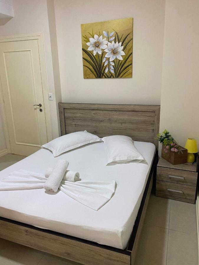 Apartamente Berti'S Garden Sarande Exterior photo