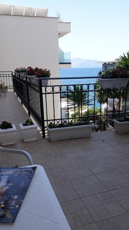 Apartamente Berti'S Garden Sarande Exterior photo
