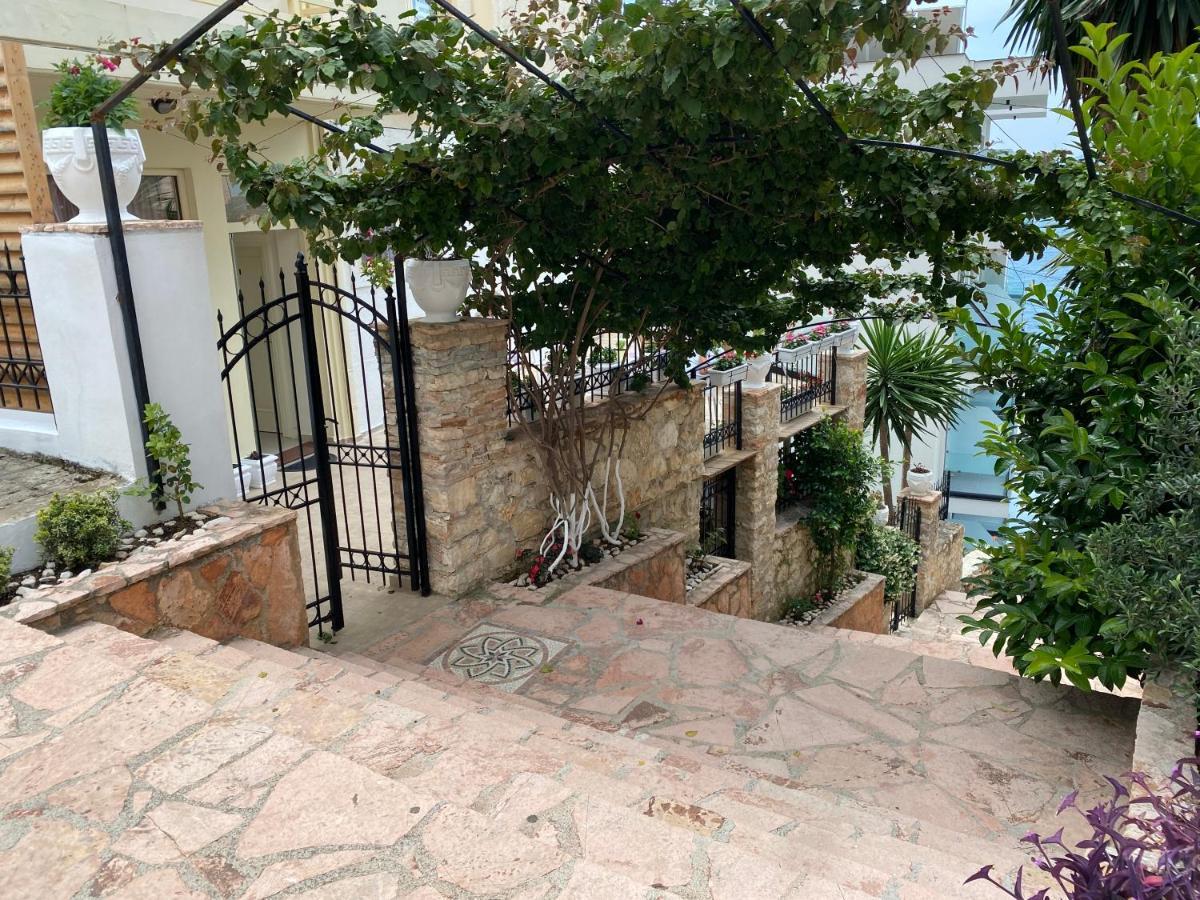 Apartamente Berti'S Garden Sarande Exterior photo