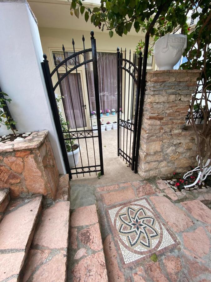 Apartamente Berti'S Garden Sarande Exterior photo